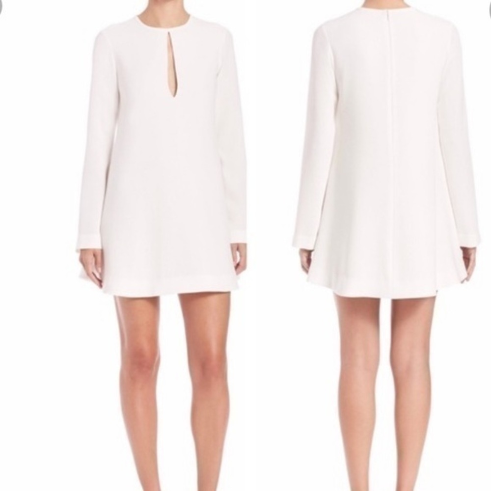 Like new Elizabeth & James long sleeve white shift dress size 8